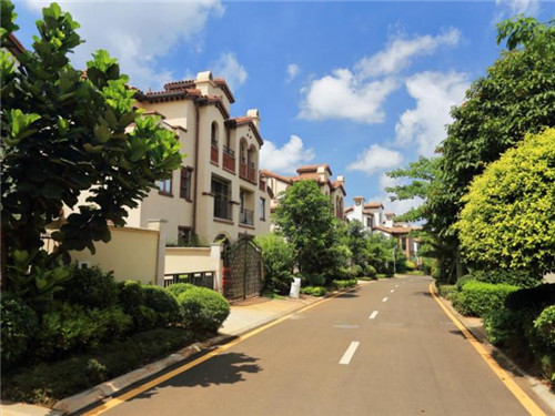 云霄县开黄焖鸡米饭店品牌哪家好，加盟食享客黄焖鸡米饭在云霄县需要投资多少钱